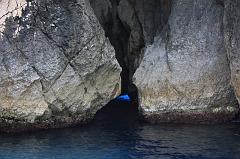 58-Faraglioni,piccola grotta azzurra,12 maggio 2012